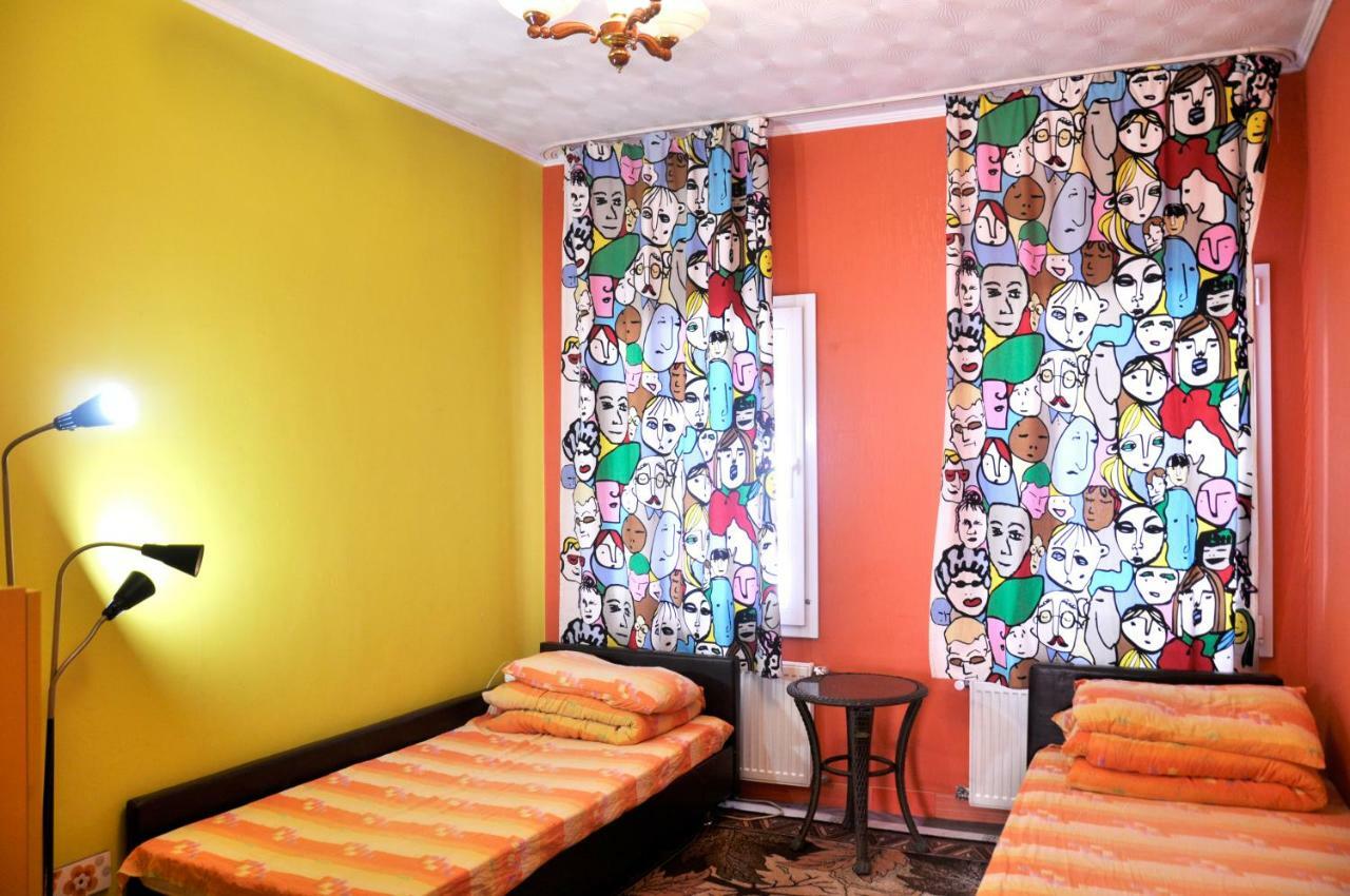 Funky Mamaliga Hostel Chisinau Exterior foto